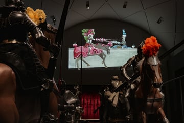 Dresden: Galopp auf Dresdner Boden: Multimediales Turnierfest im Riesensaal