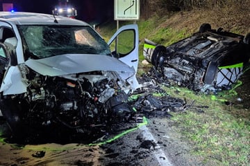 Horror-Crash im Westerwald: Zwei Tote und eine Schwerverletzte bei Frontal-Zusammenstoß