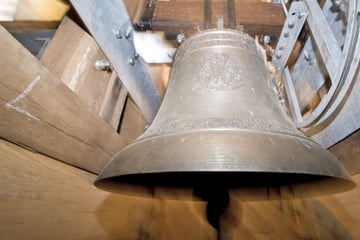 300 Kilogramm schwere Kirchenglocke gestohlen: Diebe kommen gleich zweimal zum Tatort