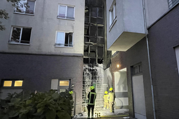 Berlin: Müllcontainer brennt in Marzahn: Zwei Schwerverletzte