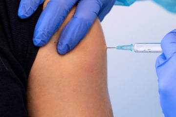 Auffrischungs-Impfung gegen Corona im Herbst empfohlen: Angepasste Impfstoffe sollen bald kommen
