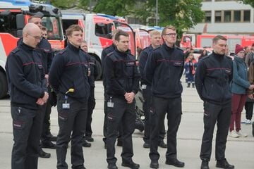 Leipzig: Traurige Gesichter bei Familienfest der Feuerwehr: "Sind noch dabei das zu verarbeiten"