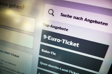 Verkauf von 9-Euro-Ticket beginnt: Seite der Deutschen Bahn überlastet
