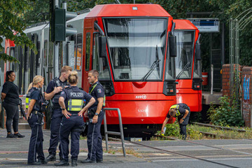 KVB-Unfall in Buchheim! Fußgänger von Straßenbahn erfasst