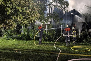 Feuer-Drama im Kreis Passau: Senior rettet sich in letzter Sekunde, enormer Schaden