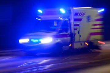 Messerattacke: Streit eskaliert: Mann schwebt nach Messerstecherei in Lebensgefahr