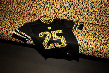 Jetzt wird's bunt: BVG bringt eigenes Trikot für die NFL in Berlin raus!