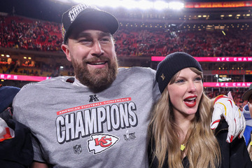 Taylor Swift and Travis Kelce share sweet on-field kiss after Chiefs' AFC Championship win!