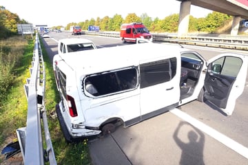 Unfall A14: Auf der Felge in die Leitplanke gedonnert: Stau auf A14