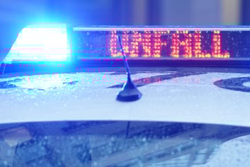 Unfall A6: Auto überschlägt sich auf A6 mehrfach: Ein Mann schwer verletzt