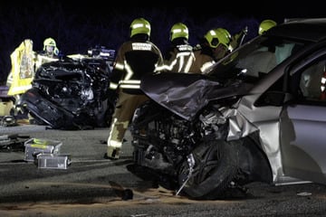 Unfall A25: Tödlicher Ampelcrash! Beifahrerin verliert bei Auffahrunfall ihr Leben