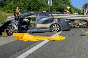 Leitplanke durchbohrt Auto: Zwei Deutsche sterben bei Unfall in Österreich, weitere Frau schwer verletzt