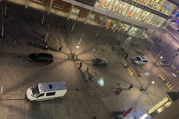 Dresden: SEK-Einsatz am Kulturpalast: Was ist denn hier los?