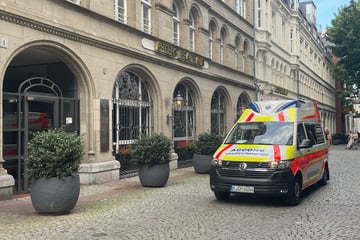 Er fuhr gezielt Passanten an: Taxifahrer aus Köln soll in die Psychiatrie!