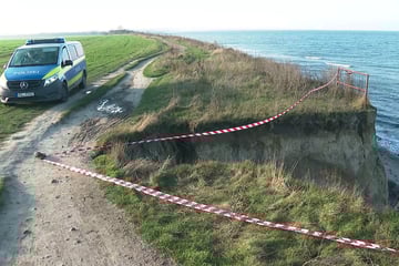 Radfahrerin stürzt Steilküste herab: Rettungshubschrauber im Einsatz