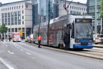Schon wieder! Leipziger Straßenbahn erfasst Fußgängerin