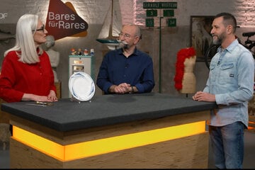 Bares für Rares: Händler überbieten sich gegenseitig: Chemnitzer Gastronom mit besonderem Teller bei "Bares für Rares"