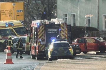 Straßensperrung nach Unfall im Erzgebirge