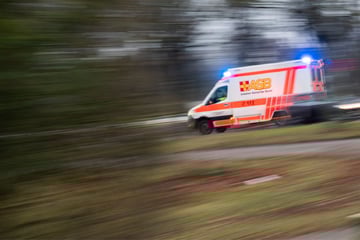 Sonne blendet Fahrer: Frontalcrash mit zwei Schwerverletzten