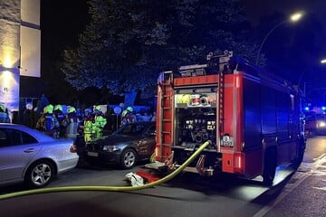Berlin: Feuer in Flüchtlingsunterkunft in Spandau: Hunderte Menschen evakuiert