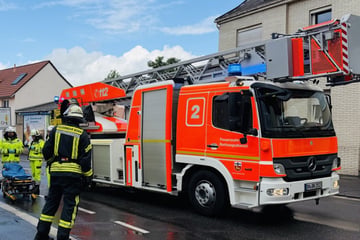 Grausamer Fund bei Löscharbeiten: Senior kommt bei Wohnungsbrand ums Leben