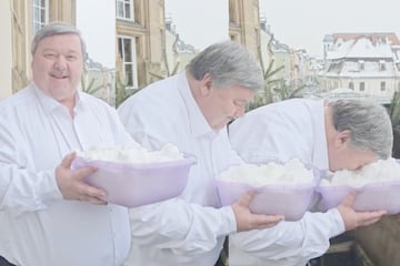 Kopf in den Sand stecken war gestern: Darum drückt dieser Bürgermeister sein Gesicht in den Schnee