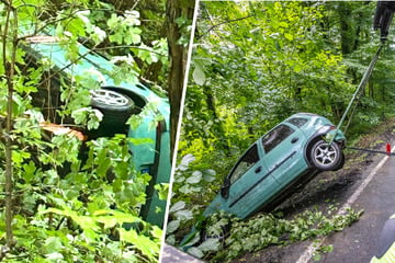 Unfall in Sächsischer Schweiz: Opel-Fahrerin überschlägt sich und stürzt Abhang hinunter