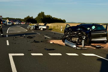 82-Jähriger stirbt bei Unfall auf B19 - Sechs Personen teils schwer verletzt