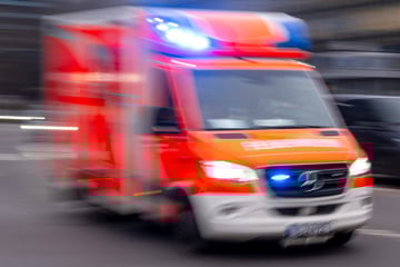 Frankfurt: Radfahrer in Frankfurt von Auto erfasst: 18-Jähriger schwer verletzt in Klinik