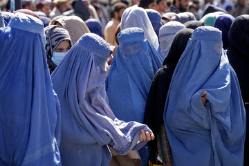 Taliban schränken Frauenrechte weiter ein: Geschäfte von Unternehmerinnen müssen schließen!