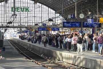 Nervenprobe für Bahnreisende: Am Kölner Hbf fährt fast kein Zug mehr