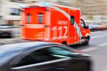Unfall mit Folgen: Rentnerin erfasst Radfahrer in Kreisverkehr