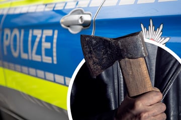 Köln: Grauhaariger Mann überfällt Sonnenstudio und bedroht Teenagerin mit Axt