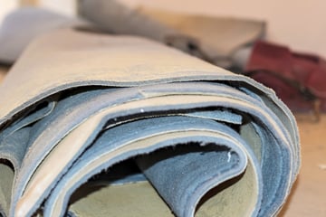 Paar kauft vermeintliches Traumhaus: Als sie dann unter die Teppiche sehen, verklagen sie den Verkäufer
