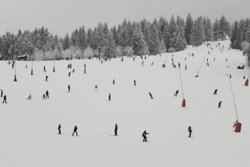 Sachsen startet in die Winterferien: Menschenandrang in den Skigebieten