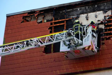 Leipzig: 15 Menschen bei Dachstuhlbrand evakuiert: Es war nicht das erste Feuer in dem Haus