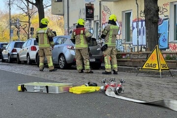 Berlin: Gasleitung bei Bauarbeiten in Neukölln beschädigt: Drei Häuser evakuiert