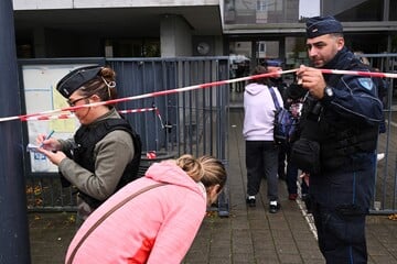 Messerattacke: Attentat auf Musiklehrerin: Teenager verletzt sich bei Festnahme selbst lebensbedrohlich