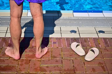 Polizeieinsatz im Freibad: Mann fotografiert Mädchen (7) im Badeanzug