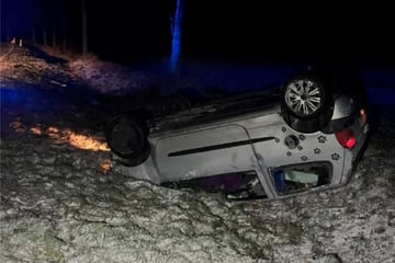 Glätteunfall in Stendal: Junge Frau überschlägt sich mit Auto!