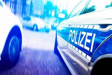 Audifahrer rast über die volle A5: Dreiste Diebe schütteln Polizei ab!