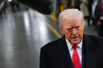 Trump threatens to unleash "reckoning and retribution" on Minnesota in insult-laden rant