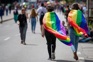 Stuttgart: CSD-Wochenende in Stuttgart wird fortgesetzt - Polizei erhöht Präsenz