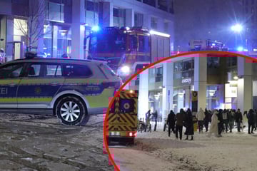 Dresden: Mitten in der Nacht: Feuer zwingt Mieter auf die Straße