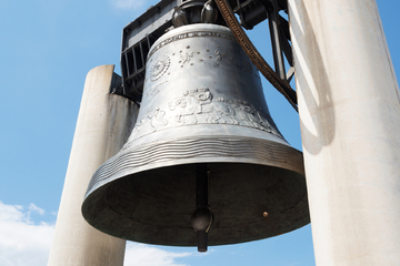 150-Kilo-Glocke von Kirche geklaut! Wer hat etwas gehört?