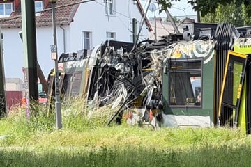 Straßenbahn entgleist in Hohenschönhausen – Drei Schwerverletzte