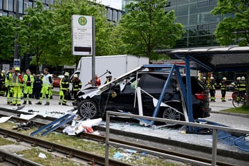 Studentin (†22) stirbt nach Haltestellen-Crash in München