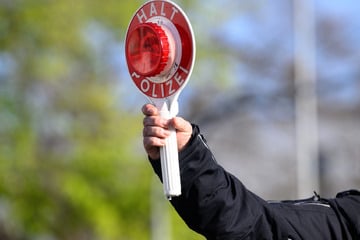 Heroin und Kokain intus, weder Zulassung noch Führerschein: Polizei stoppt Irrsinns-Fahrt