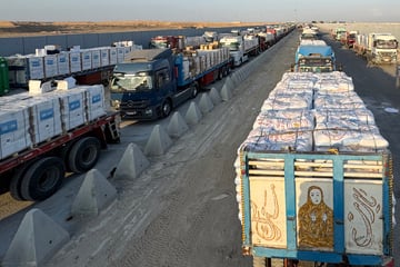 Nahost-Konflikt: Hamas plündert Hilfsgüter-Trucks