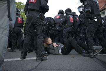 Belohnung nach AfD-Parteitag: Innenminister spendiert Polizisten einen Tag Sonderurlaub
